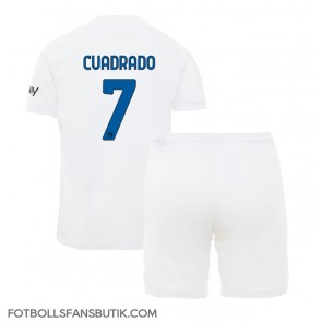 Inter Milan Juan Cuadrado #7 Replika Bortatröja Barn 2023-24 Kortärmad (+ Korta byxor)